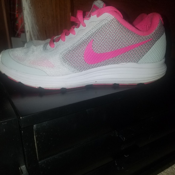 Nike Shoes - Nike sneakers